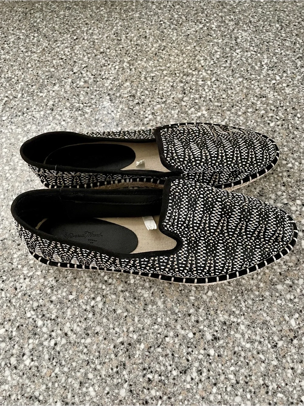 NWOT Universal Thread Slip-On Espadrilles Women’s Size 10
